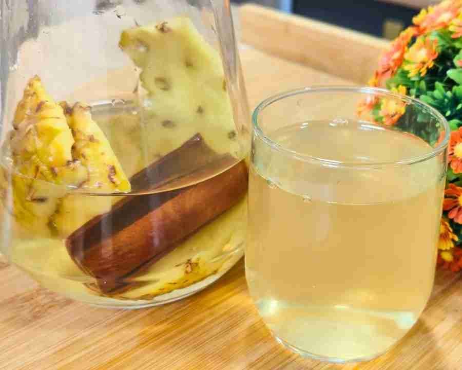 Chá de Casca de Abacaxi com Canela e Cravo