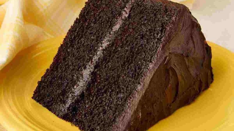 Bolo de Chocolate Simples e Fofinho: A Receita Perfeita 4.9 (150)