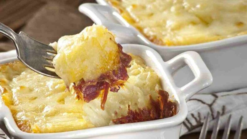 Escondidinho de Carne Seca com Purê de Batata doce 4.8 (45)