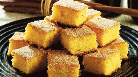 Receita de Bolo de Fubá com Erva Doce
