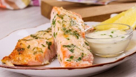 Salmão Grelhado com Molho de Limão