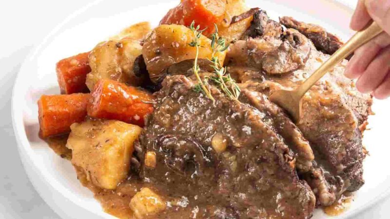 Acém na Panela de Pressão com Batata Receita Fácil e Rápida 4.8 (28)