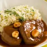 Arroz à Piamontese com Medalhão ao Molho Madeira