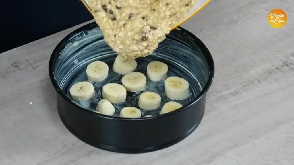 Bolo de Aveia FIT com Banana 🍌Só com 4 Ingredientes