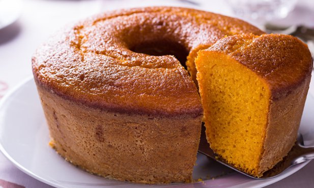 Receita de Bolo de Cenoura Fofinho com Erva-Doce e Coco