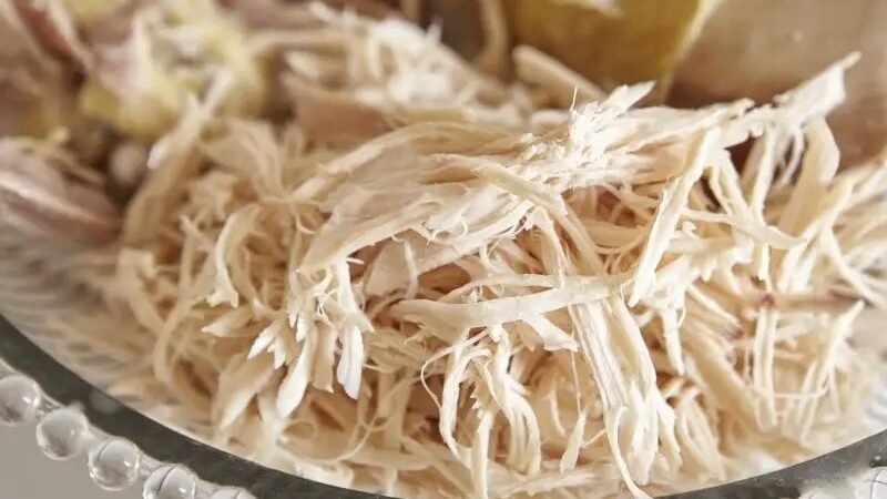 Como Fazer Frango Desfiado na Panela de Pressão: Receita Prática e Rápida 4.9 (85)