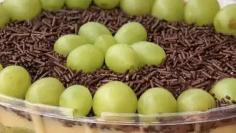 Sobremesa com Uva Verde – Receita Fácil