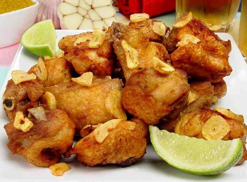 Frango à Passarinho Frito com Alho