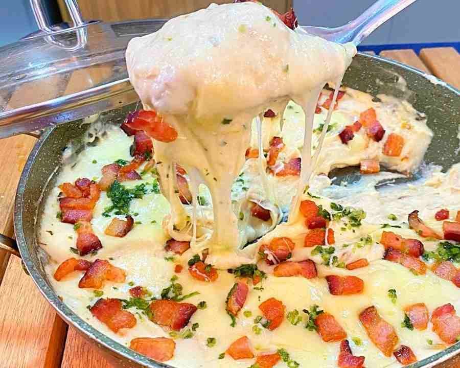 Frango com Creme de Batata e Bacon