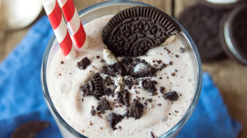 Receita de Milkshake Caseiro de Oreo 4.8 (5)