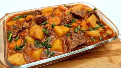 picadinho de carne com batata e cenoura