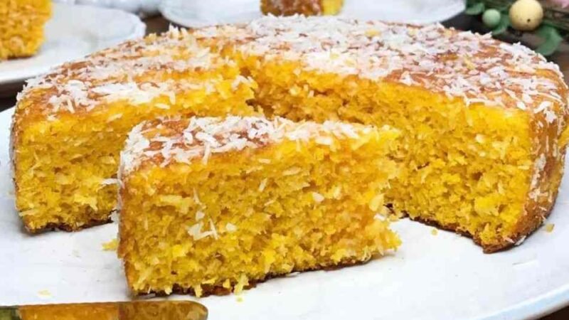 Receita de Bolo de Cenoura Húmido e Fofo sem Liquidificador 4.8 (143)