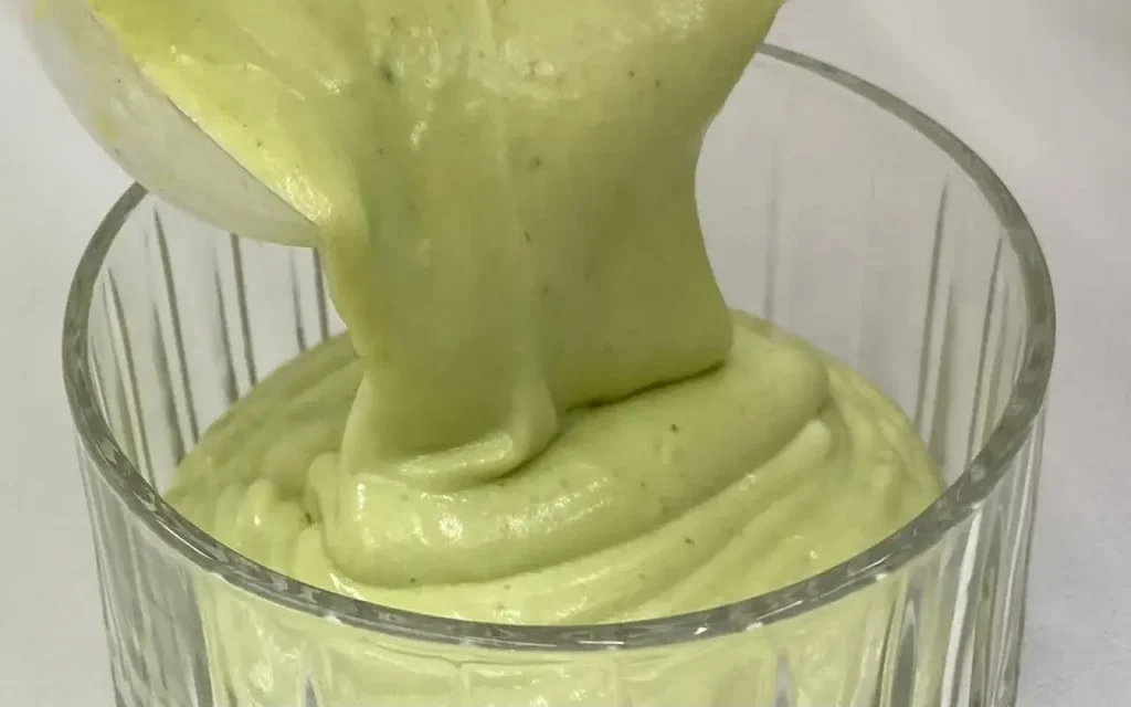 Maionese Verde Caseira com Ovo Cozido no Liquidificador