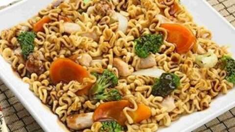 receita de yakissoba tradicional carne e frango