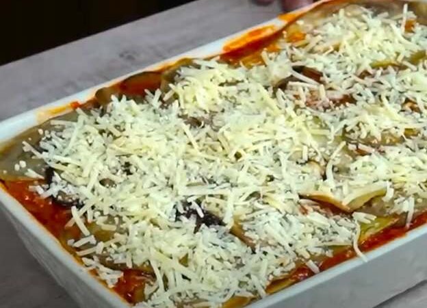 Receita de Lasanha de Berinjela com Carne Moída 4.8 (37)