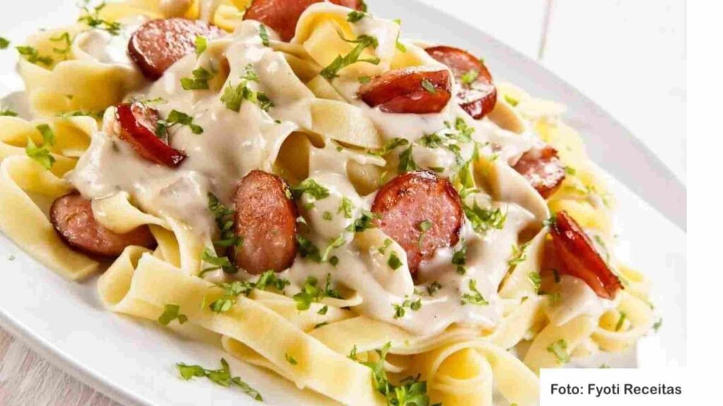 Receita de Macarrão com Calabresa e Creme de Leite