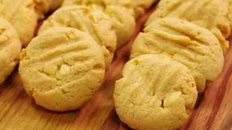 Bolachas de manteiga de amendoim com 3 ingredientes