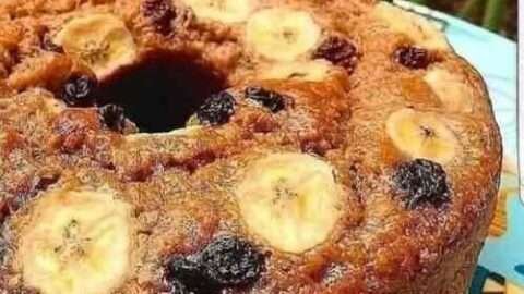 Bolo de Aveia com Uvas Passas e Banana