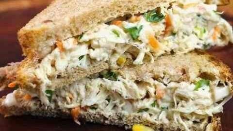 Receita com Peito de Frango cremoso para Recheio Sanduíches