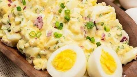 Salada de Batata, Ovo e Requeijão Perfeita para Seu Almoço!