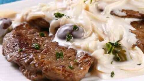 bife acebolado com maionese