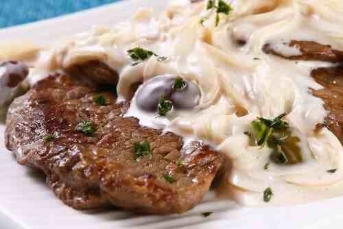 Bife Acebolado com Maionese