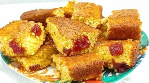 bolo de flocão de milho com goiabada