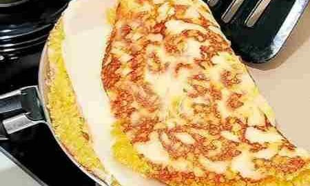 crepioca de cuscuz com ovo