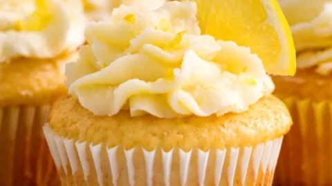 receita de cupcake simples e fofinho de limao