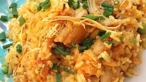 receita de galinhada tradicional com frango desfiado