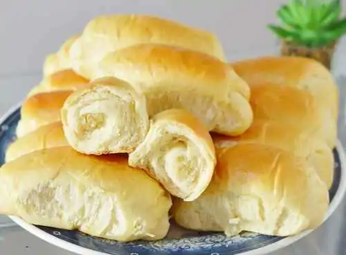 Pão Caseiro de Leite Fácil e Fofinho Perfeita para Seu Café! 4.9 (112)