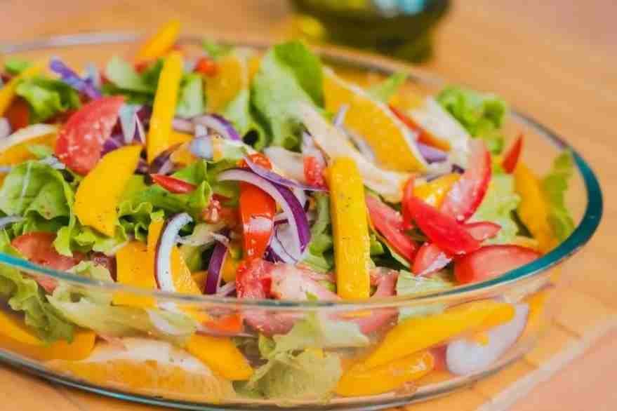 Salada com Manga e Alface
