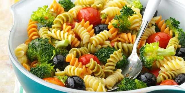 Salada de Macarrão Parafuso Vegetariana