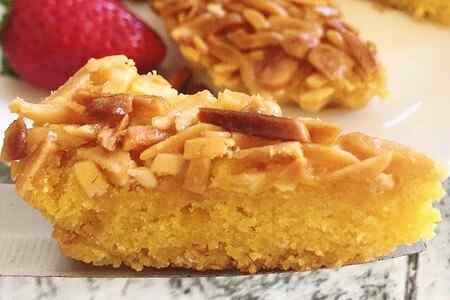 Tarte de Amêndoa Caramelizada com Massa Quebrada