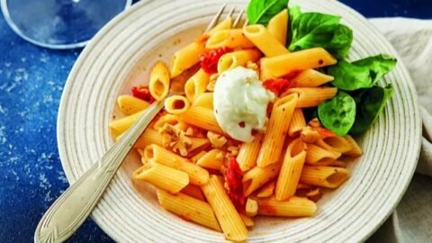 Massa com pesto e tomate seco