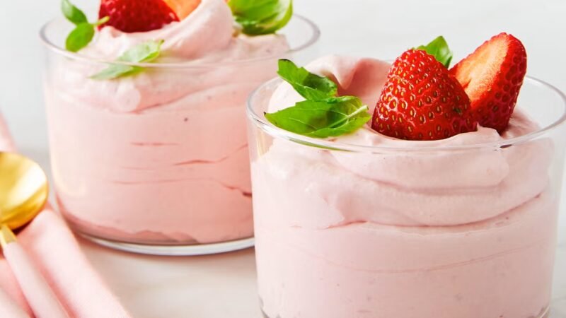 Mousse de Morango com Fruta Receita com Whey Protein 5 (1)