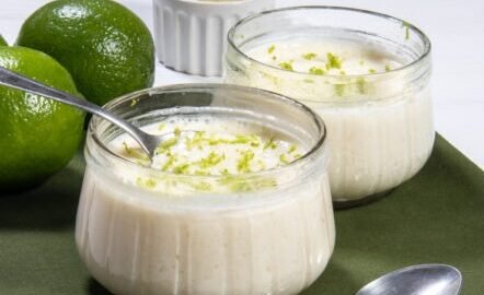 Mousse de limão com iogurte e gelatina