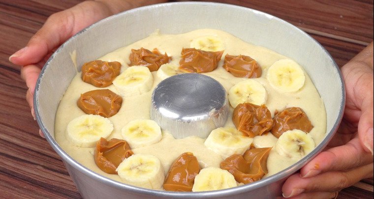 Bolo de Banana com Doce de Leite