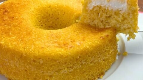 bolo de flocao com milho de latinha e requeijão