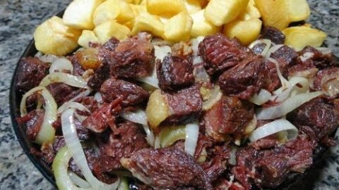 carne de sol com macaxeira nordestina
