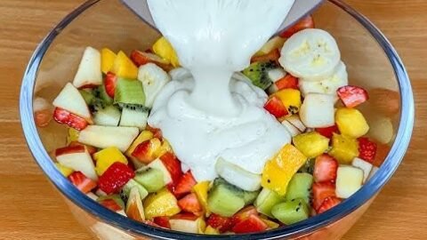 como fazer uma salada de fruta bem cremosa