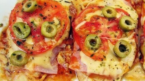 filé de frango a pizzaiolo na frigideira