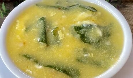 mingau de fubá com couve e ovo