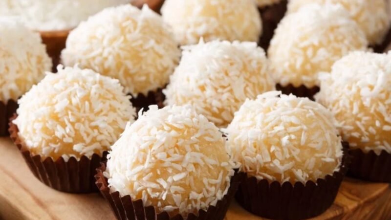 Como Fazer Beijinho com Leite Ninho Simples e Rápido 5 (12)