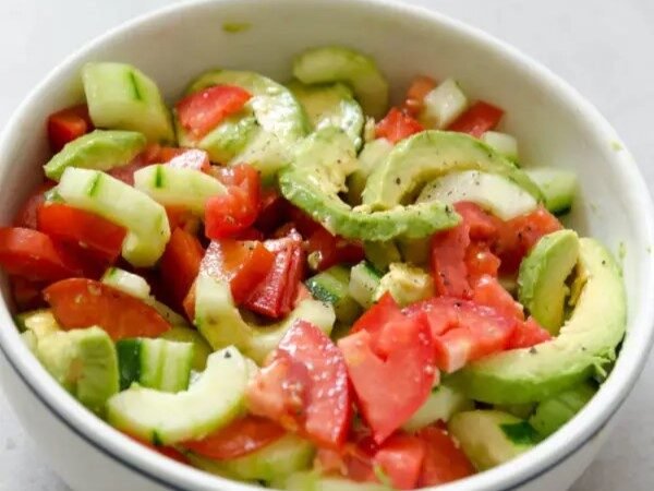 Receita de Salada de Abacate com Tomate: Simples, Saudável 4.8 (45)