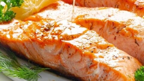 salmão grelhado na frigideira