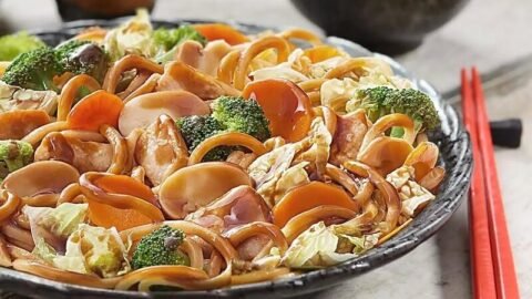 yakisoba de legumes china in box