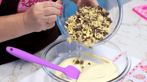 STROGONOFF DE BOMBOM OURO BRANCO PARA RECHEIO DE BOLOS, OVOS DE PÁSCOA, TRUFAS,