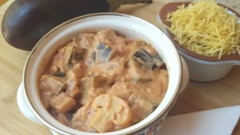 Receita Fácil de Strogonoff de Berinjela com Cogumelos
