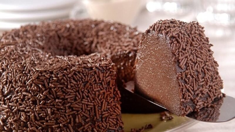 Receita de Brigadeirão Sem Forno: Sobremesa de Chocolate Irresistível 4.8 (26)